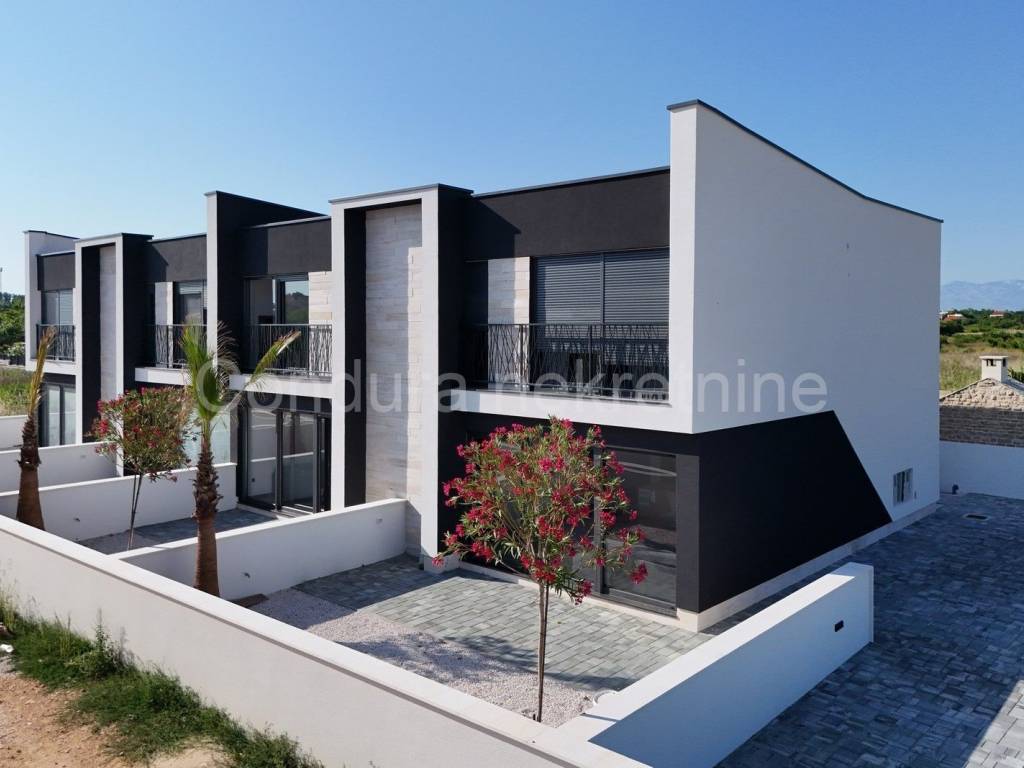 Apartman na moru, Prodaja, Privlaka, Privlaka