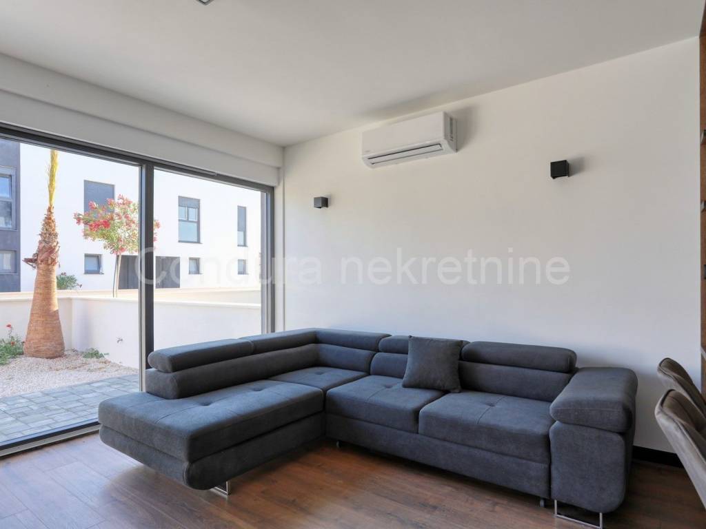 Apartman na moru, Prodaja, Privlaka, Privlaka