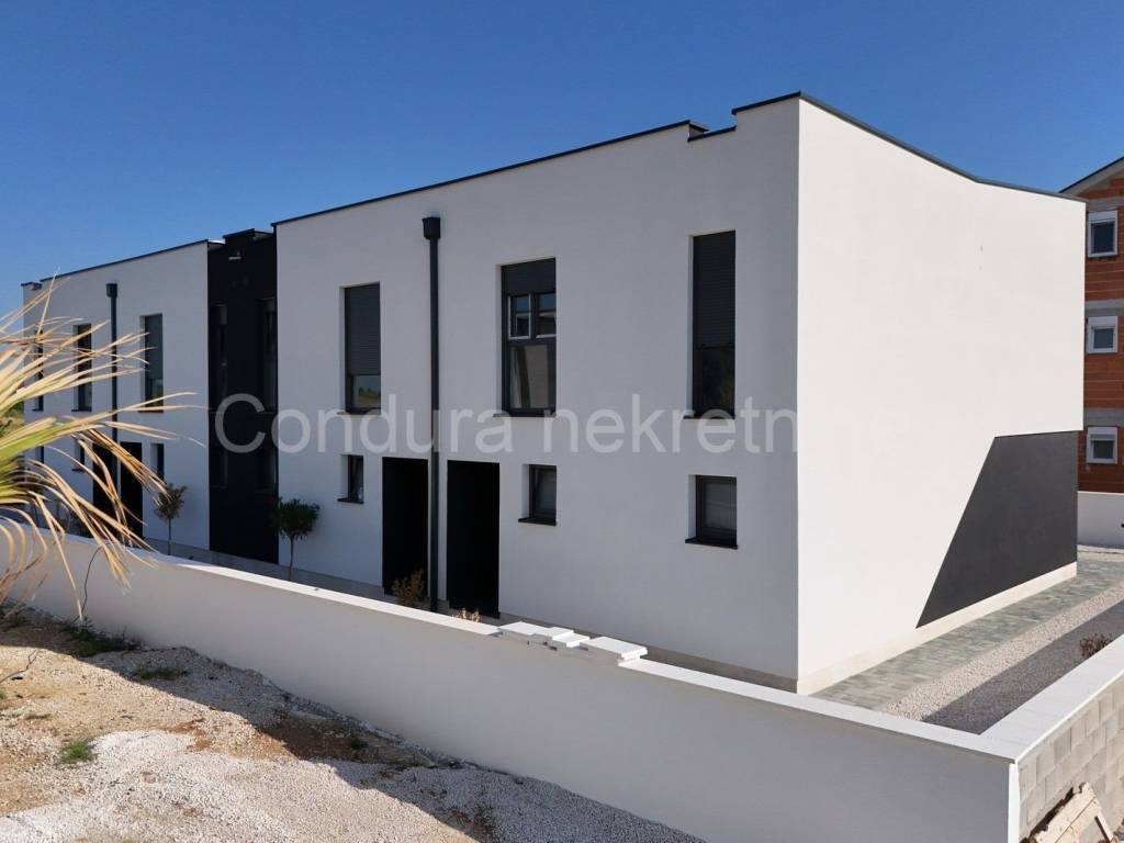 Apartman na moru, Prodaja, Privlaka, Privlaka