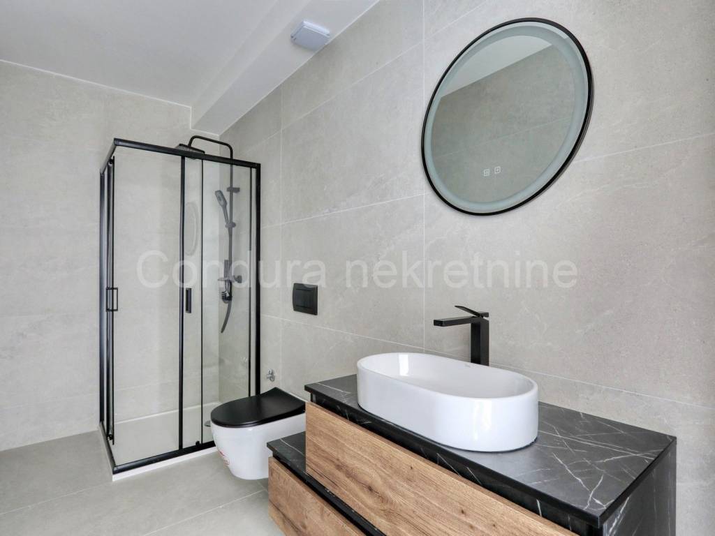 Apartman na moru, Prodaja, Privlaka, Privlaka