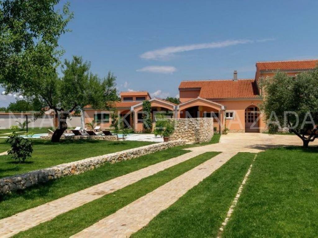 Luksuzna kuća, Prodaja, Škabrnje, Prkos