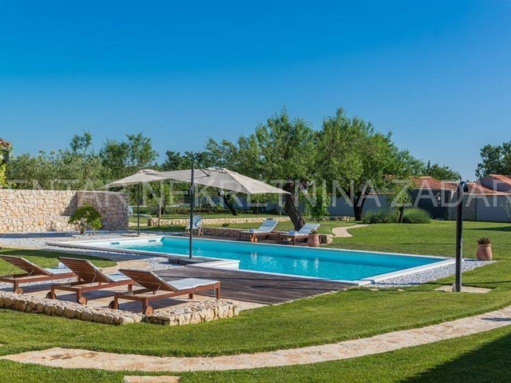 Luksuzna kuća, Prodaja, Škabrnje, Prkos