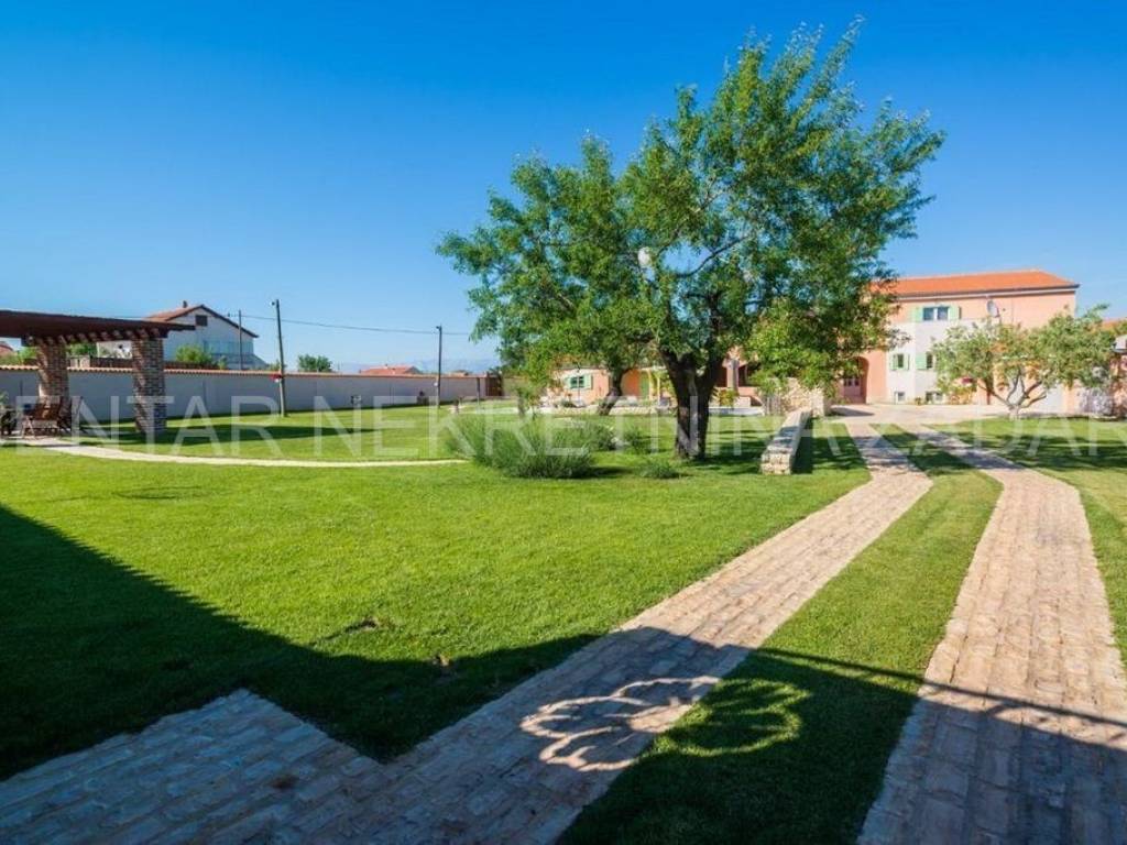 Luksuzna kuća, Prodaja, Škabrnje, Prkos