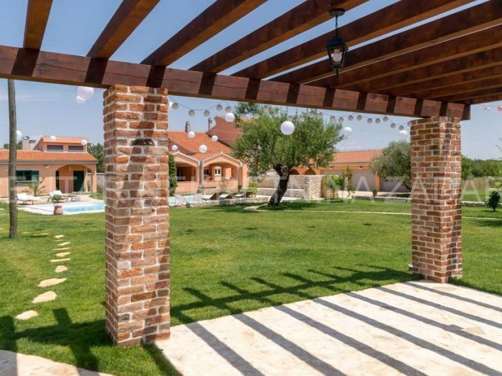 Luksuzna kuća, Prodaja, Škabrnje, Prkos