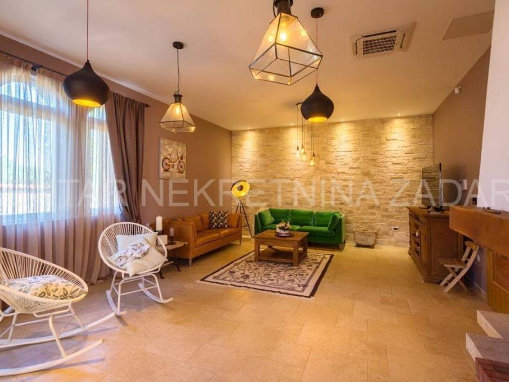 Luksuzna kuća, Prodaja, Škabrnje, Prkos