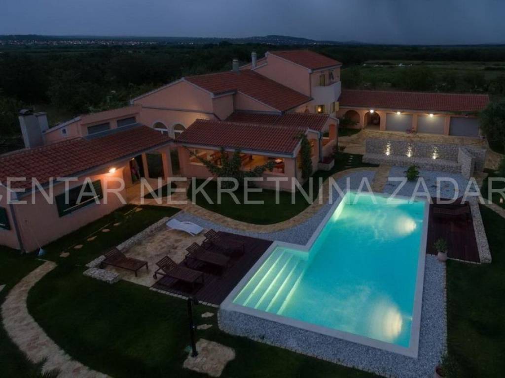 Luksuzna kuća, Prodaja, Škabrnje, Prkos
