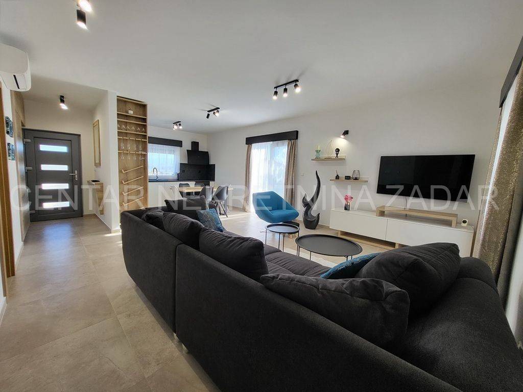 Luksuzna vila, Prodaja, Privlaka, Privlaka