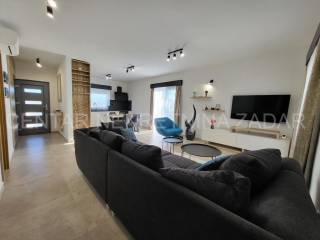 Luksuzna vila, Prodaja, Privlaka, Privlaka