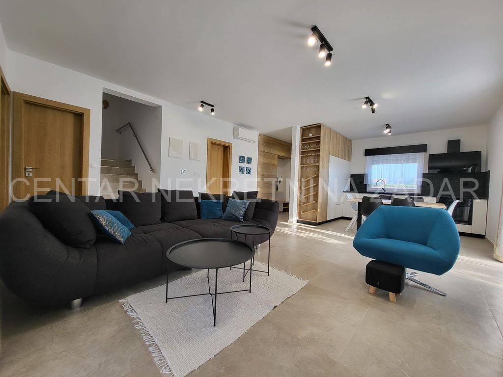 Luksuzna vila, Prodaja, Privlaka, Privlaka