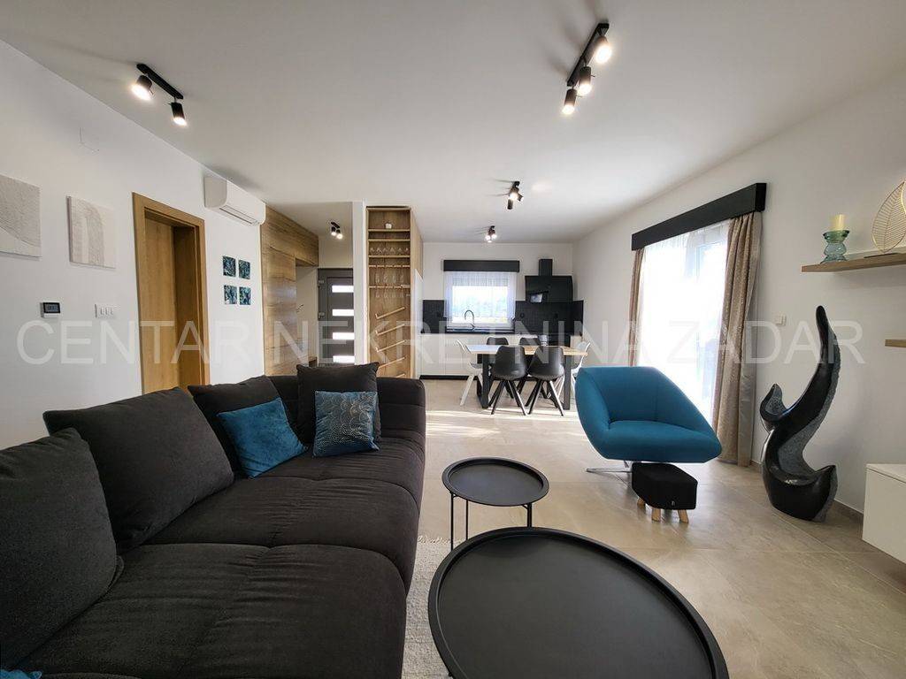 Luksuzna vila, Prodaja, Privlaka, Privlaka