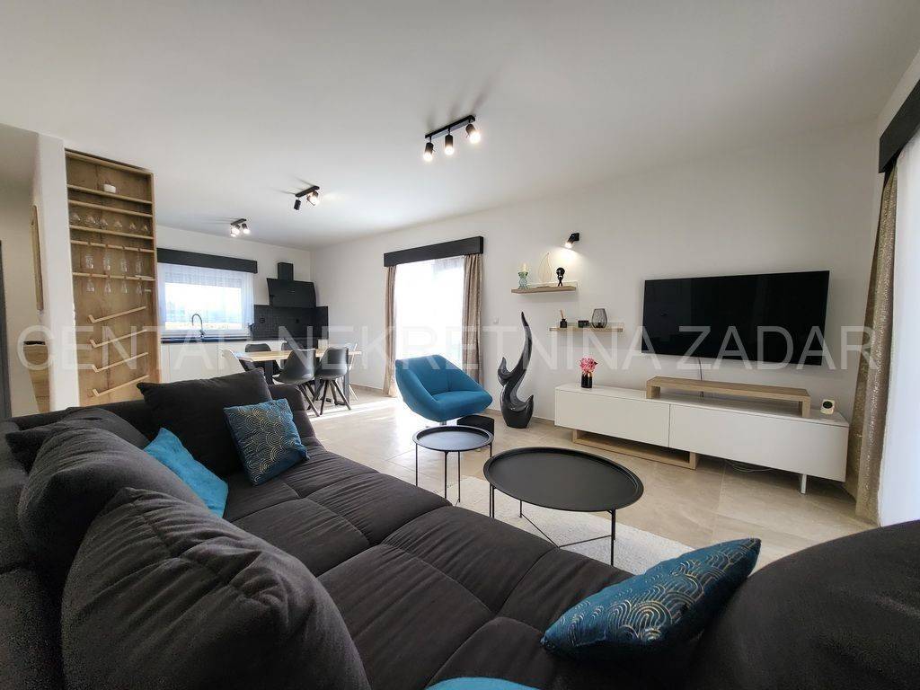 Luksuzna vila, Prodaja, Privlaka, Privlaka