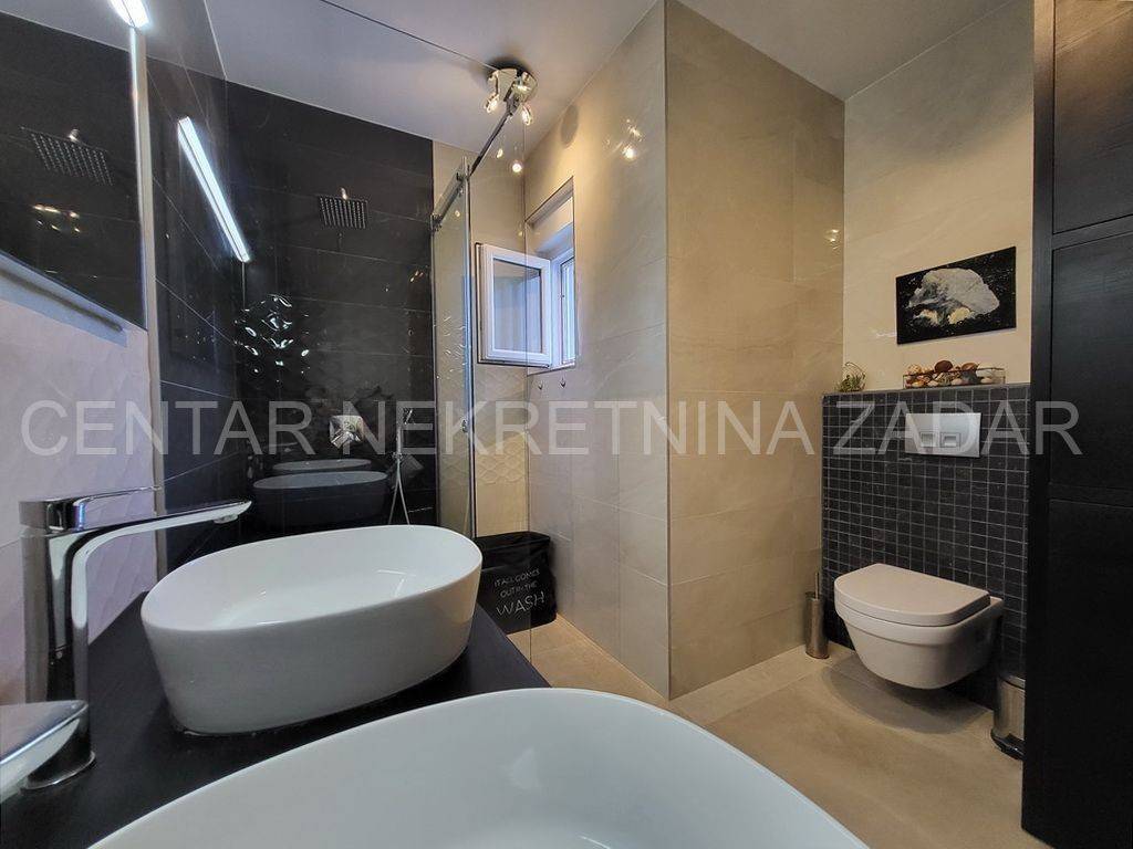 Luksuzna vila, Prodaja, Privlaka, Privlaka