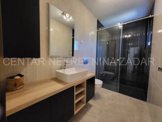 Luksuzna vila, Prodaja, Privlaka, Privlaka
