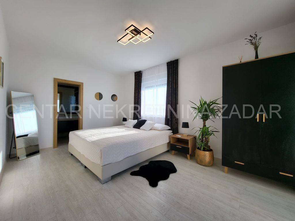 Luksuzna vila, Prodaja, Privlaka, Privlaka
