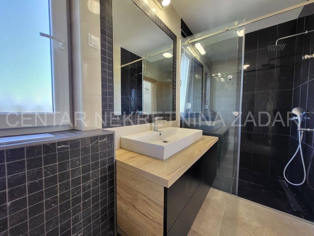 Luksuzna vila, Prodaja, Privlaka, Privlaka