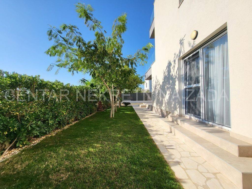 Luksuzna vila, Prodaja, Privlaka, Privlaka