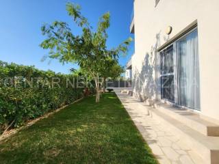 Luksuzna vila, Prodaja, Privlaka, Privlaka