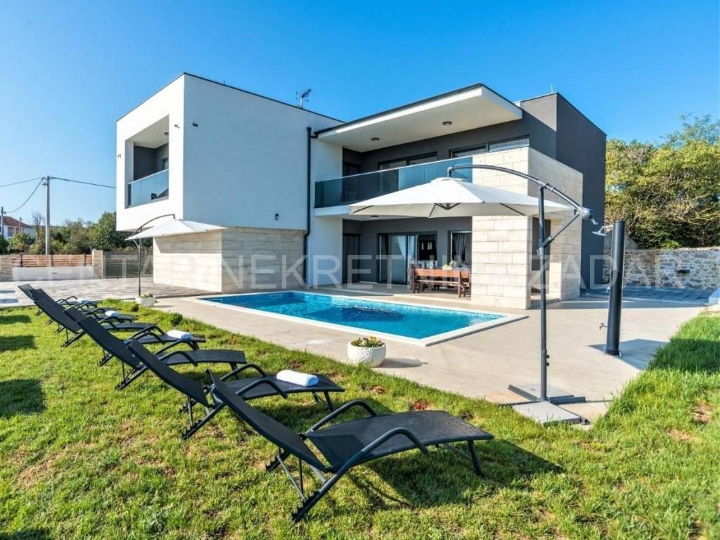 Vila, Prodaja, Sveti Filip i Jakov, Donje Raštane