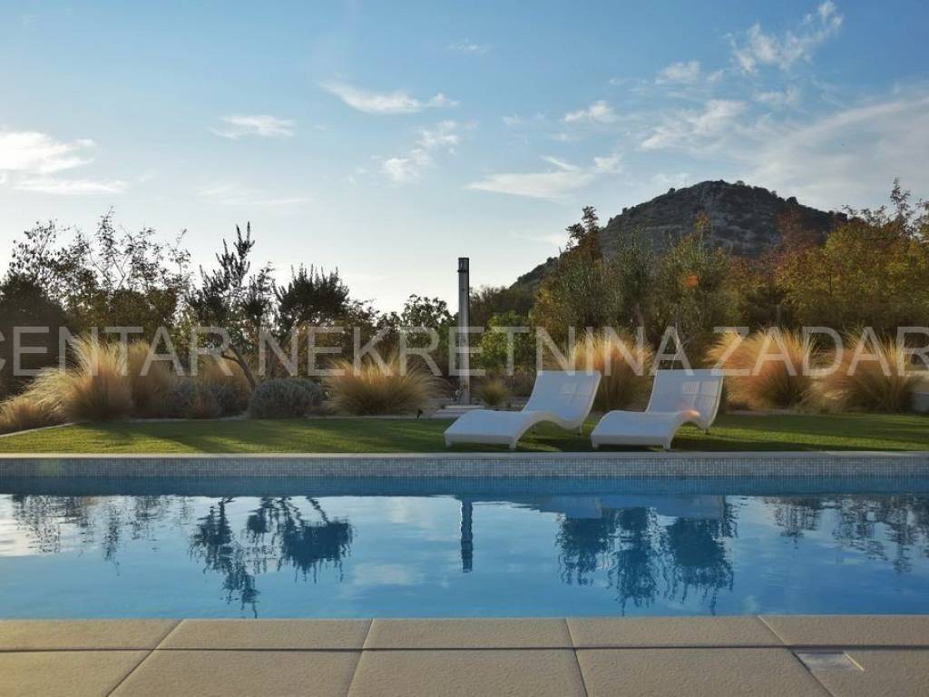 Vila, Prodaja, Benkovac, Radošinovci