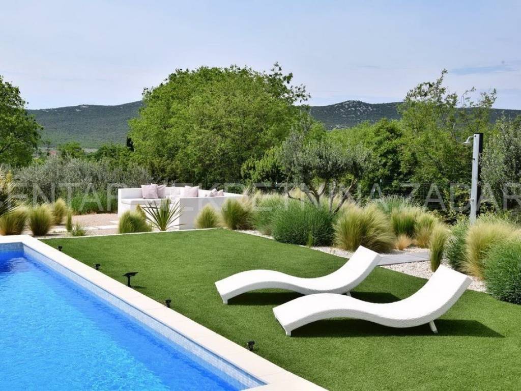 Vila, Prodaja, Benkovac, Radošinovci