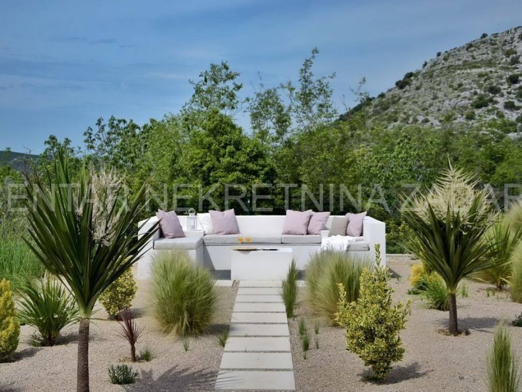 Vila, Prodaja, Benkovac, Radošinovci