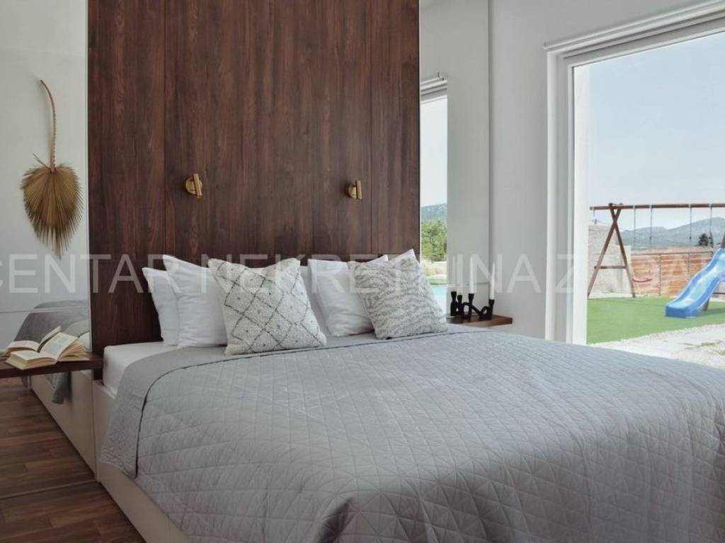 Vila, Prodaja, Benkovac, Radošinovci