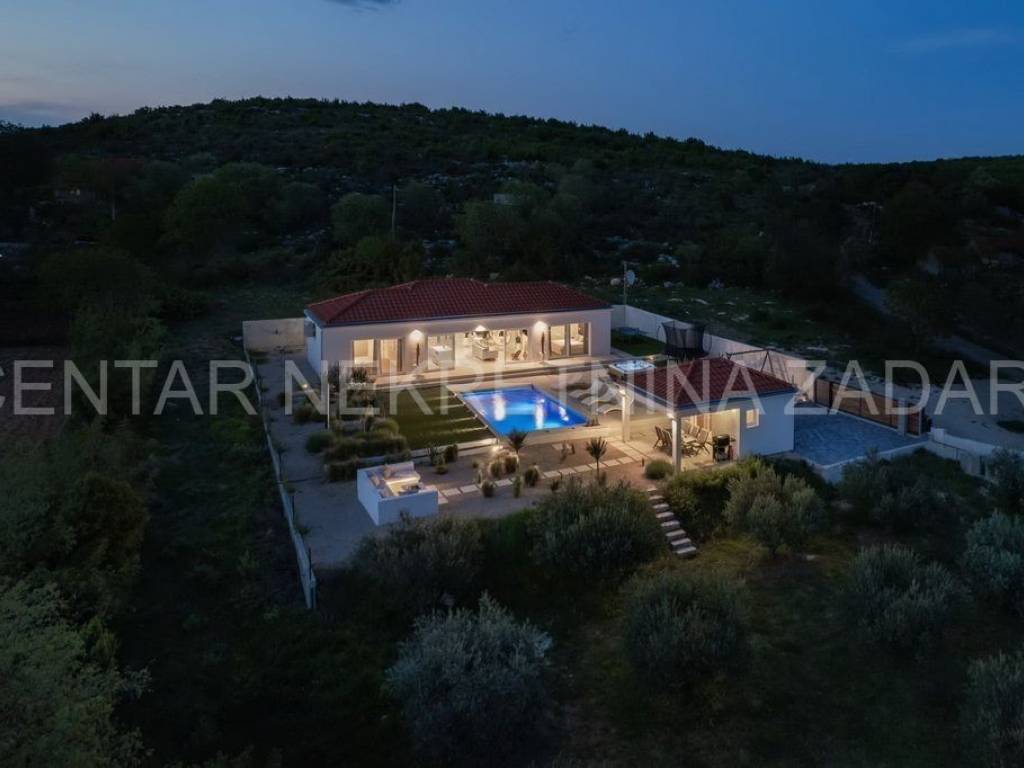 Vila, Prodaja, Benkovac, Radošinovci
