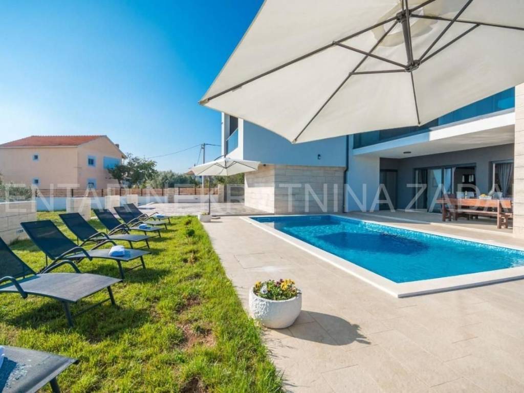 Vila, Prodaja, Sveti Filip i Jakov, Donje Raštane