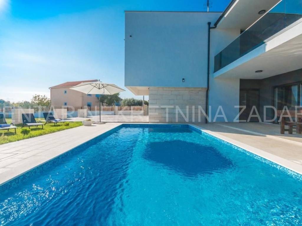 Vila, Prodaja, Sveti Filip i Jakov, Donje Raštane