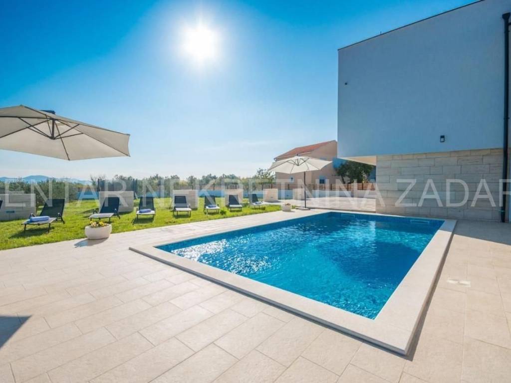 Vila, Prodaja, Sveti Filip i Jakov, Donje Raštane