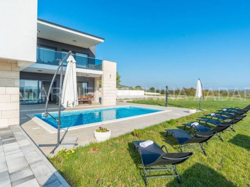 Vila, Prodaja, Sveti Filip i Jakov, Donje Raštane