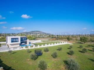 Vila, Prodaja, Sveti Filip i Jakov, Donje Raštane