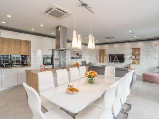 Vila, Prodaja, Sveti Filip i Jakov, Donje Raštane