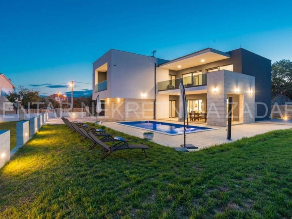 Vila, Prodaja, Sveti Filip i Jakov, Donje Raštane