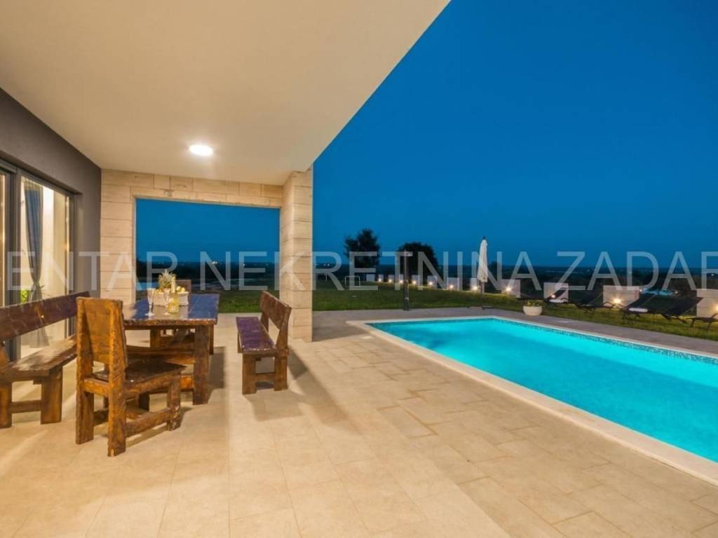 Vila, Prodaja, Sveti Filip i Jakov, Donje Raštane
