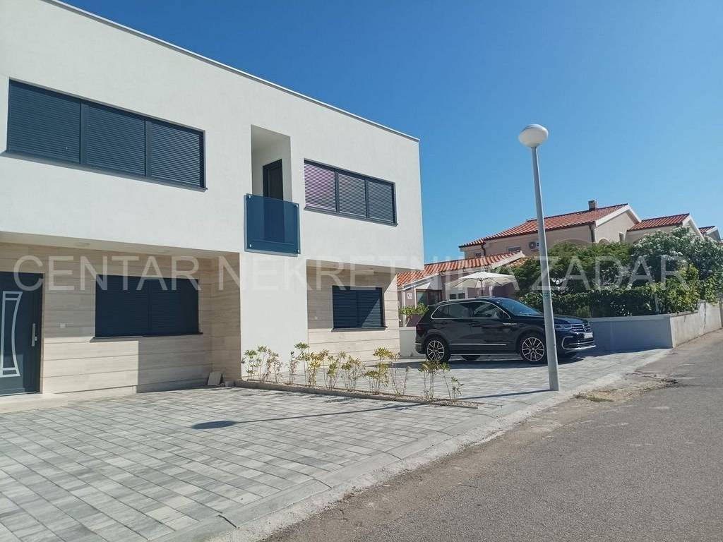 Stan u urbanoj vili, Prodaja, Vir, Vir
