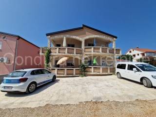 Apartmanska kuća, Prodaja, Vir, Vir