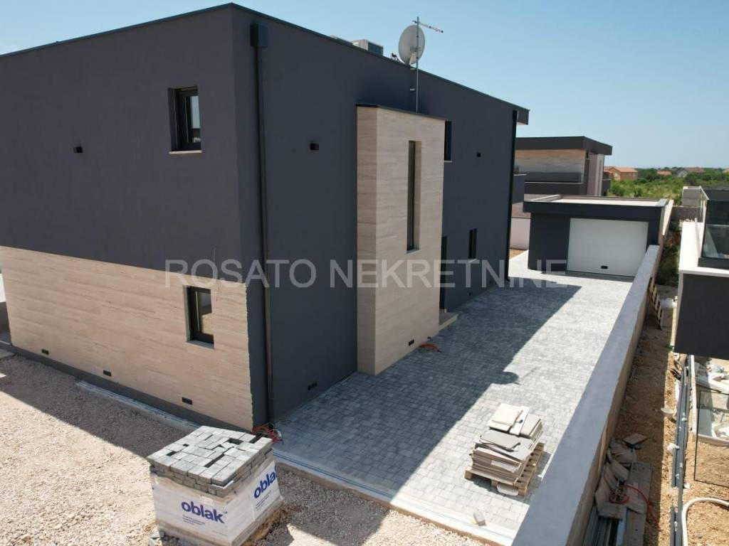Vila, Prodaja, Zemunik donji, Zemunik Gornji
