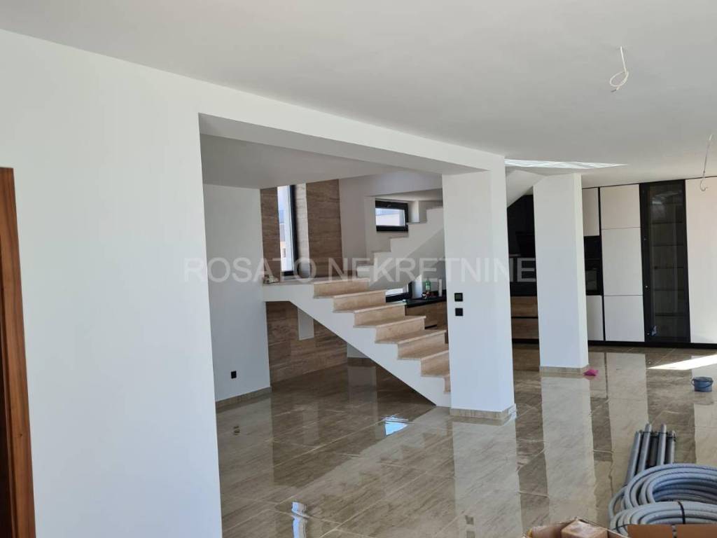 Vila, Prodaja, Zemunik donji, Zemunik Gornji