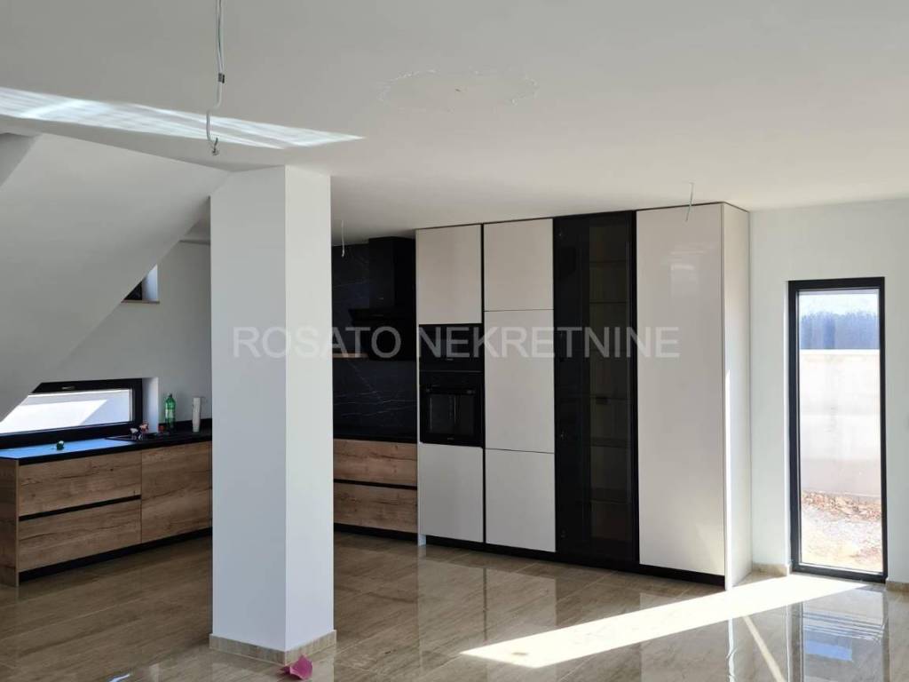 Vila, Prodaja, Zemunik donji, Zemunik Gornji