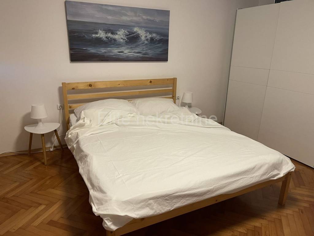Stan u zgradi, Najam, Rijeka, Istok