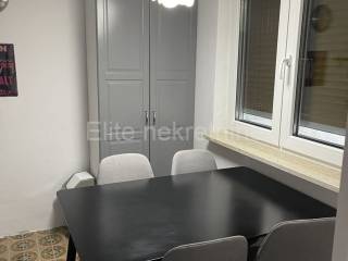 Stan u zgradi, Najam, Rijeka, Istok