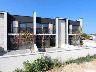 Apartman s okućnicom, Prodaja, Privlaka, Privlaka