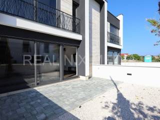Apartman s okućnicom, Prodaja, Privlaka, Privlaka
