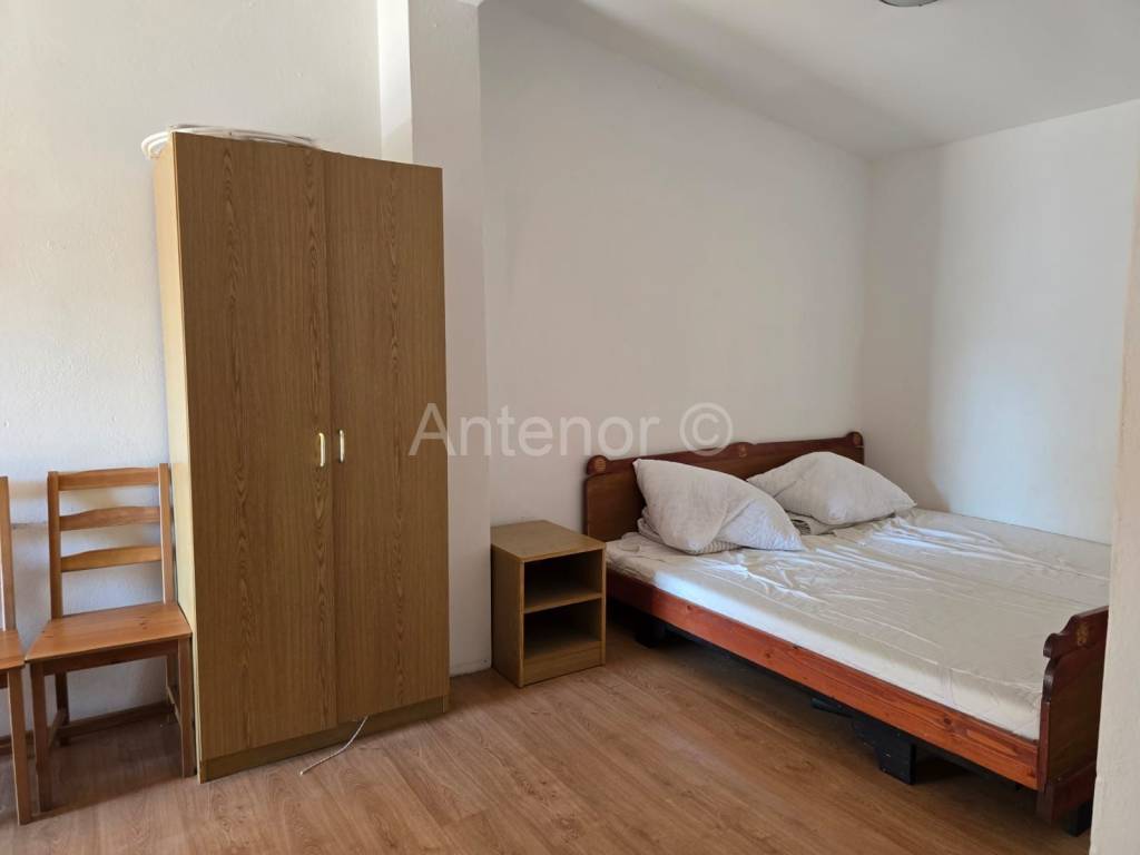Dvojna kuća, Prodaja, Vrsi, Zukve