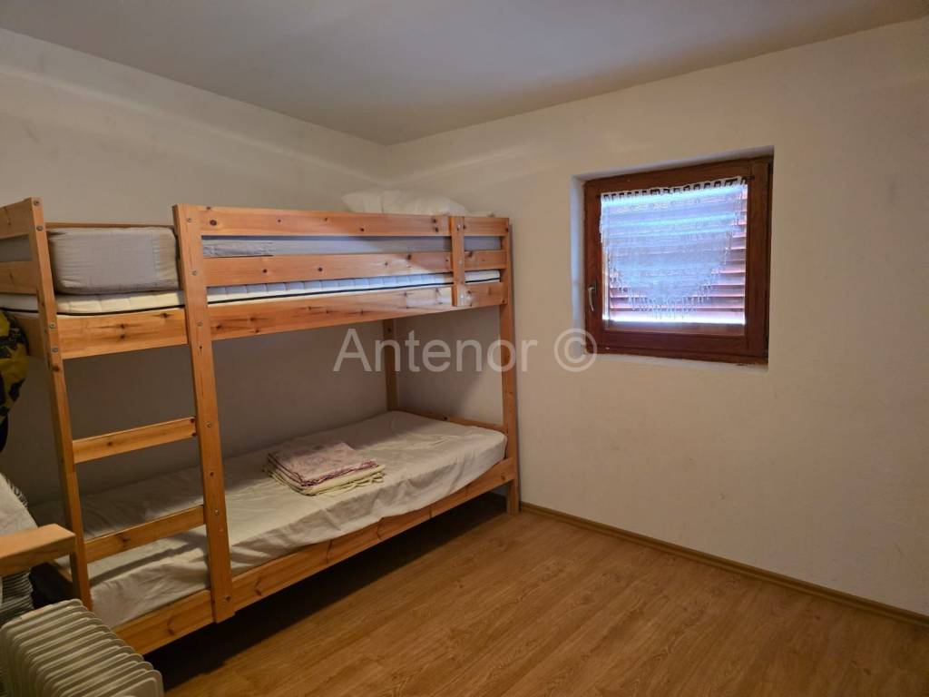 Dvojna kuća, Prodaja, Vrsi, Zukve