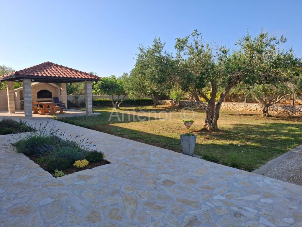 Apartmanska kuća, Prodaja, Privlaka, Privlaka