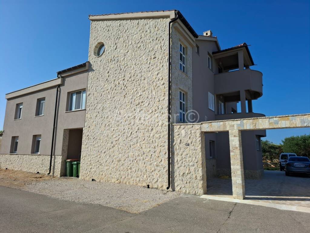 Apartmanska kuća, Prodaja, Privlaka, Privlaka