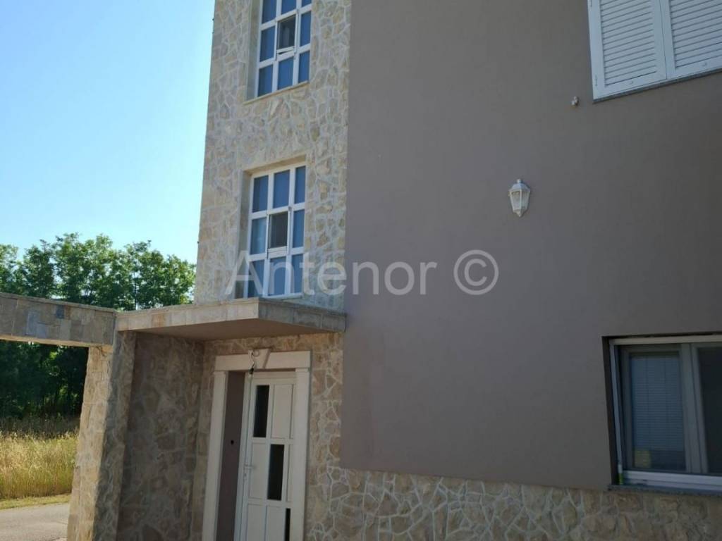 Apartmanska kuća, Prodaja, Privlaka, Privlaka