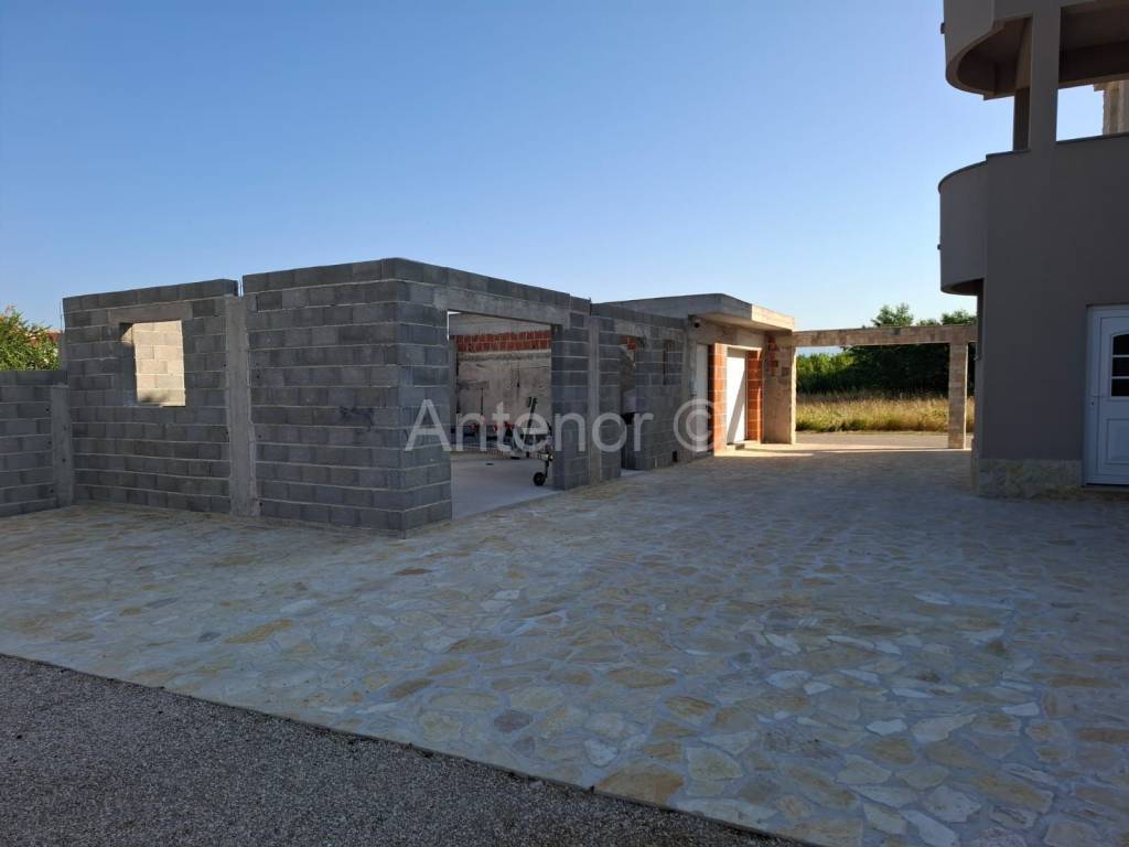 Apartmanska kuća, Prodaja, Privlaka, Privlaka